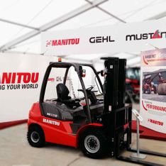 Mobex indoor exhibition stand build for Manitou 